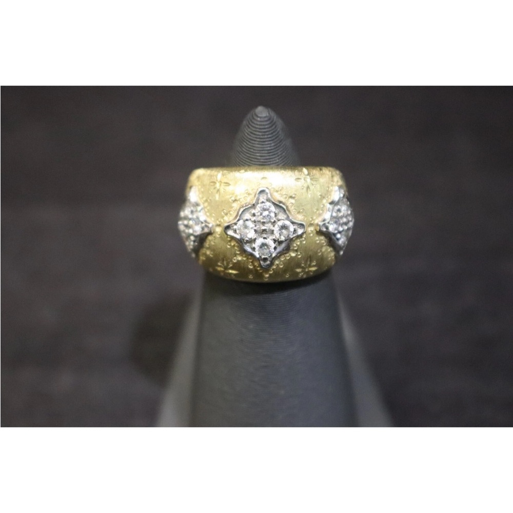 18k Gold Diamond Accent Ring
